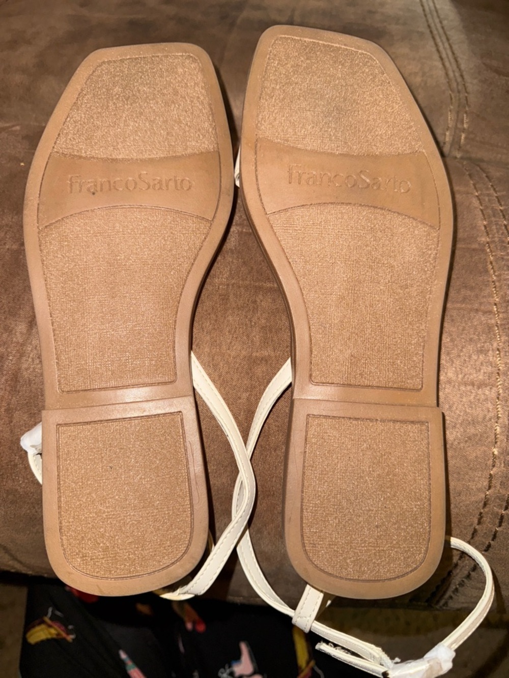 Franco Sarto Ivory Ankle-Strap Sandals with Gold Chain Trim New Size 6.5 - Picture 5 of 6